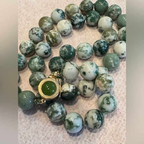 Natural Moss agate 10 mm bead necklace w/ 14k gold clasp - 18.5” - Picture 5 of 6